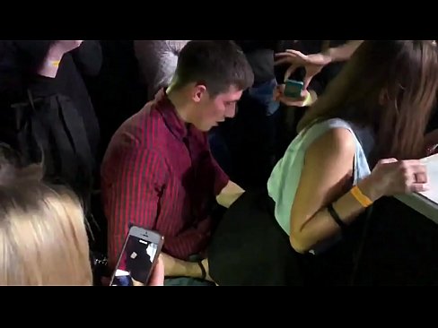 ❤️ Regte seks in 'n Russiese nagklub. 18-jarige Russiese meisie in die anus en vagina in 'n nagklub genaai ️❌ Superpornografie by porn af.xlxxporno.ru ️❤